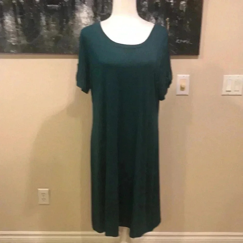 Premise Dresses Green Short Sleeve T-Shirt Styling w/gold button sleeve-XL